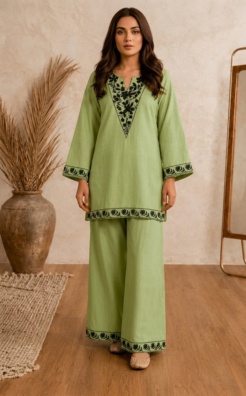 Green Embroidered Women’s Kurta Palazzo Set with Black Floral Motif Detailing, Wide-Leg Traditional Ethnic Wear