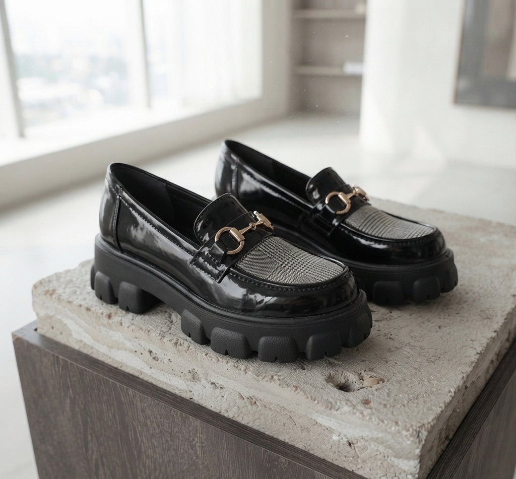 Women Fashion Boot Funky Loafer